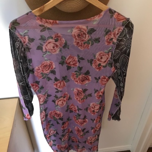 DRASTIC PRICE DROPS IN MY CLOSET, GREAT QUALITY FINDS!!  FREE GIFT!! - Picture 4 of 4